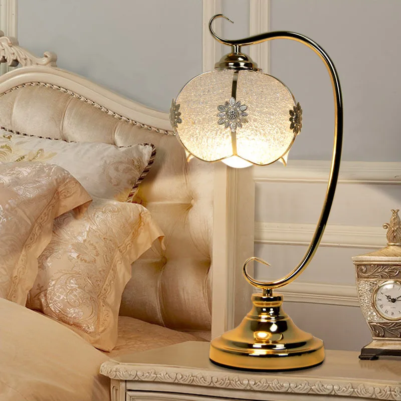 סגנון אירופאי המנורה שליד המיטה מנורת שולחן עבור חדר השינה לחתונה יצירתי led ניתן לעמעום הגנה העין מנורת שולחן . ' - ' . 0