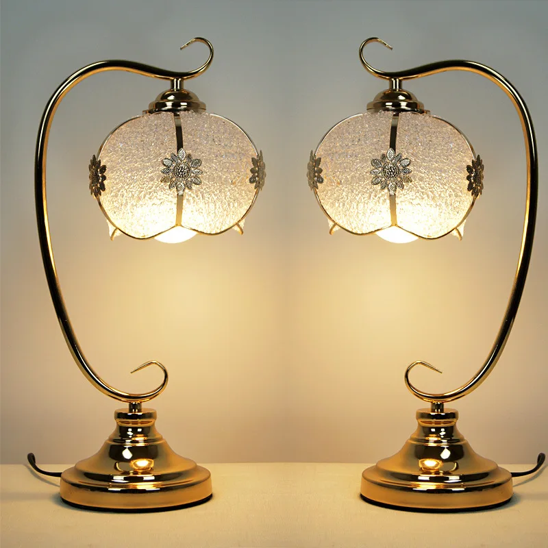 סגנון אירופאי המנורה שליד המיטה מנורת שולחן עבור חדר השינה לחתונה יצירתי led ניתן לעמעום הגנה העין מנורת שולחן . ' - ' . 1