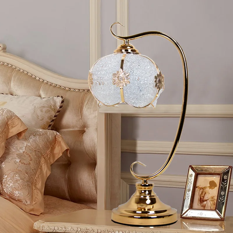 סגנון אירופאי המנורה שליד המיטה מנורת שולחן עבור חדר השינה לחתונה יצירתי led ניתן לעמעום הגנה העין מנורת שולחן . ' - ' . 2