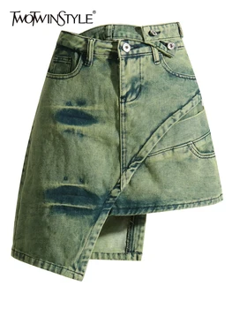 TWOTWINSTYLE בציר ירוק מכנסי ג ' ינס קצרים על נשים גבוהה המותניים טלאים, כפתורים קצרים מכנסיים נקבה 2023 בגדים סגנון אופנה