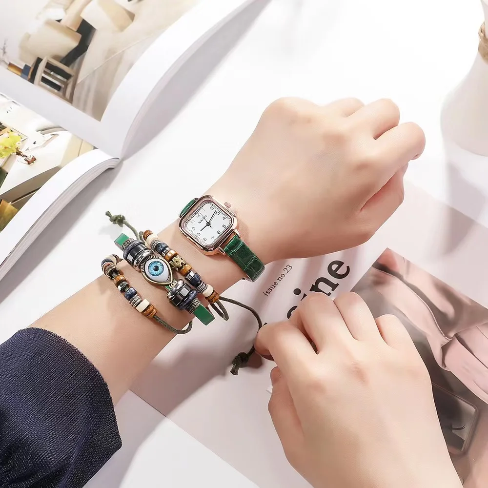נשים האופנה שעונים צבעוניים רצועת עור כיכר חיוג קלאסי בסגנון רטרו נשים האנלוגי קוורץ שעון יד עם צמידים מתנה . ' - ' . 4